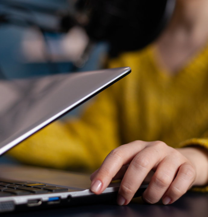 Computer-Assisted Interviewing: Complete Guide for Modern Research Teams