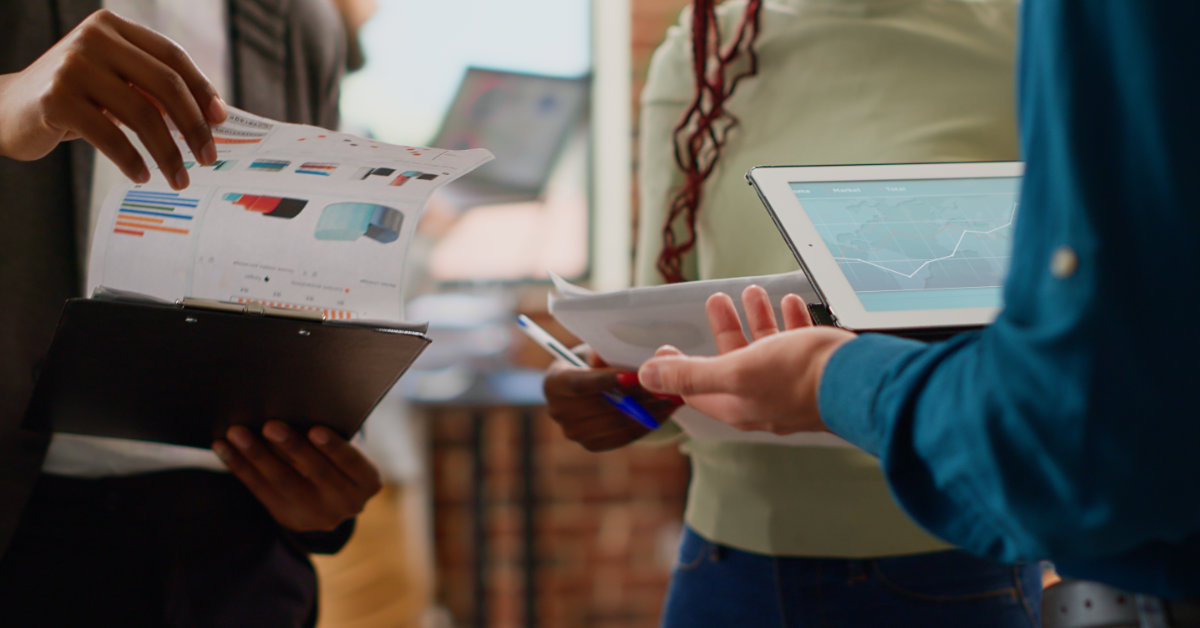 Voice of Customer Analytics: Metrics, Tools, and Examples