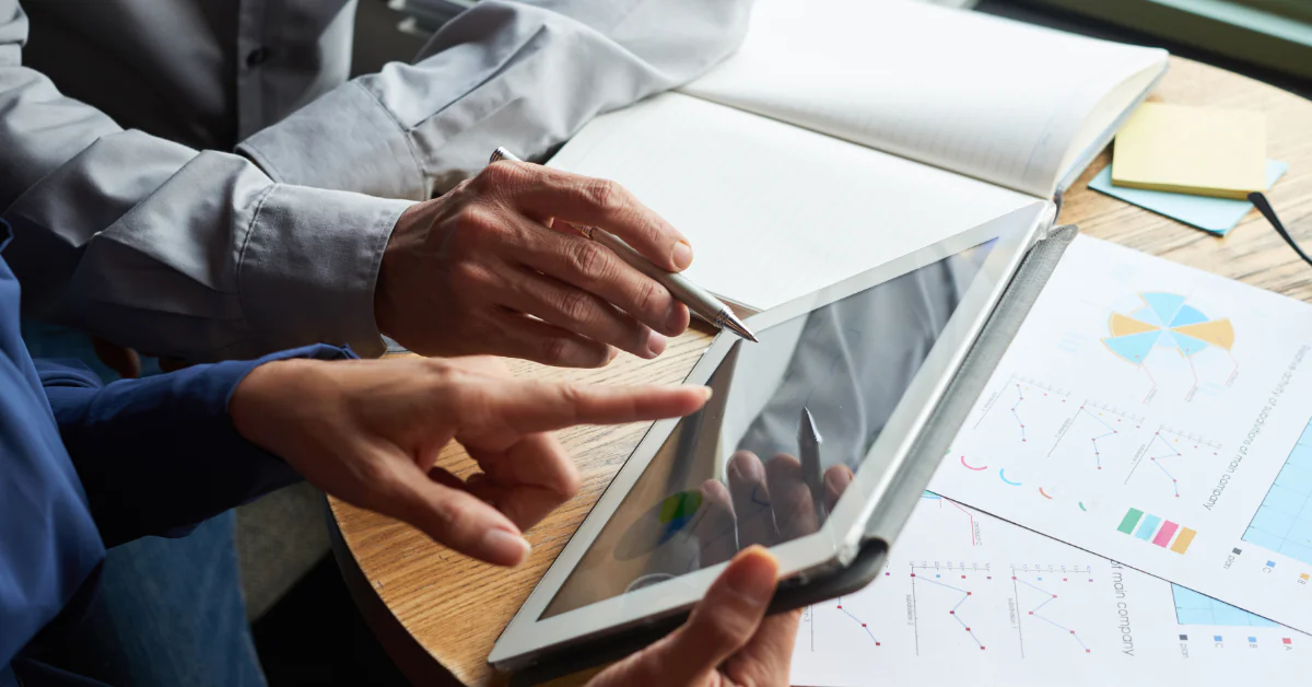 Dichotomous Questions: Definition, Examples & Best Practices